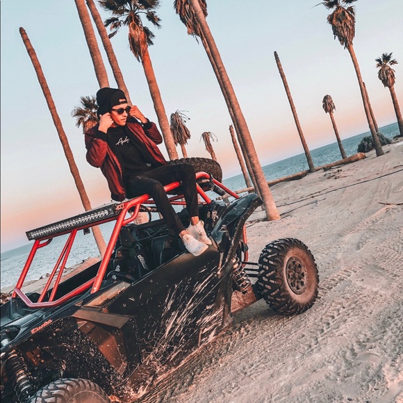 Meet your Posher, Kyle - Picture 1 of 1